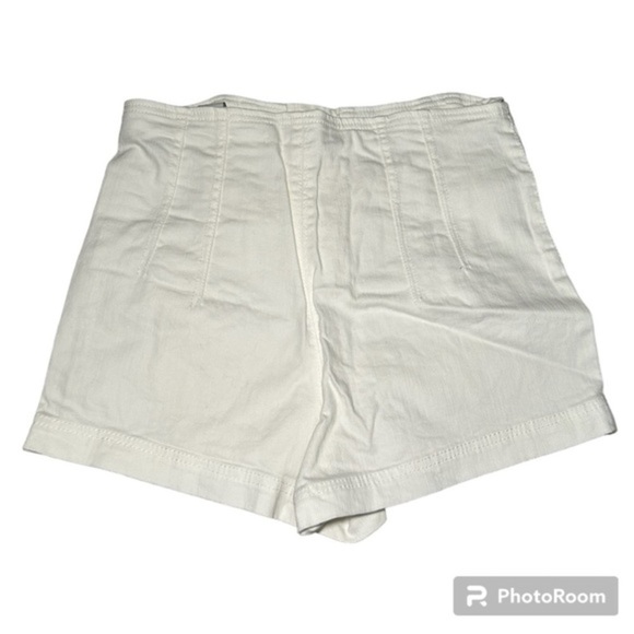 MADDEN GIRL WHITE DENIM PLEATED SHORTS, SIZE 29 - Picture 2 of 5